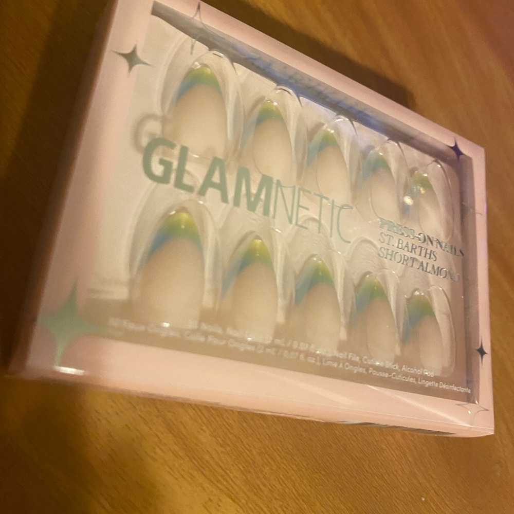 Glamnetic Press-On Nails with Rainbow Tips - Picture 4 of 4